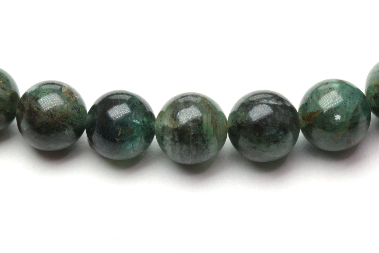 Grüner Kyanit Edelstein Armband mit Edelstahlherz