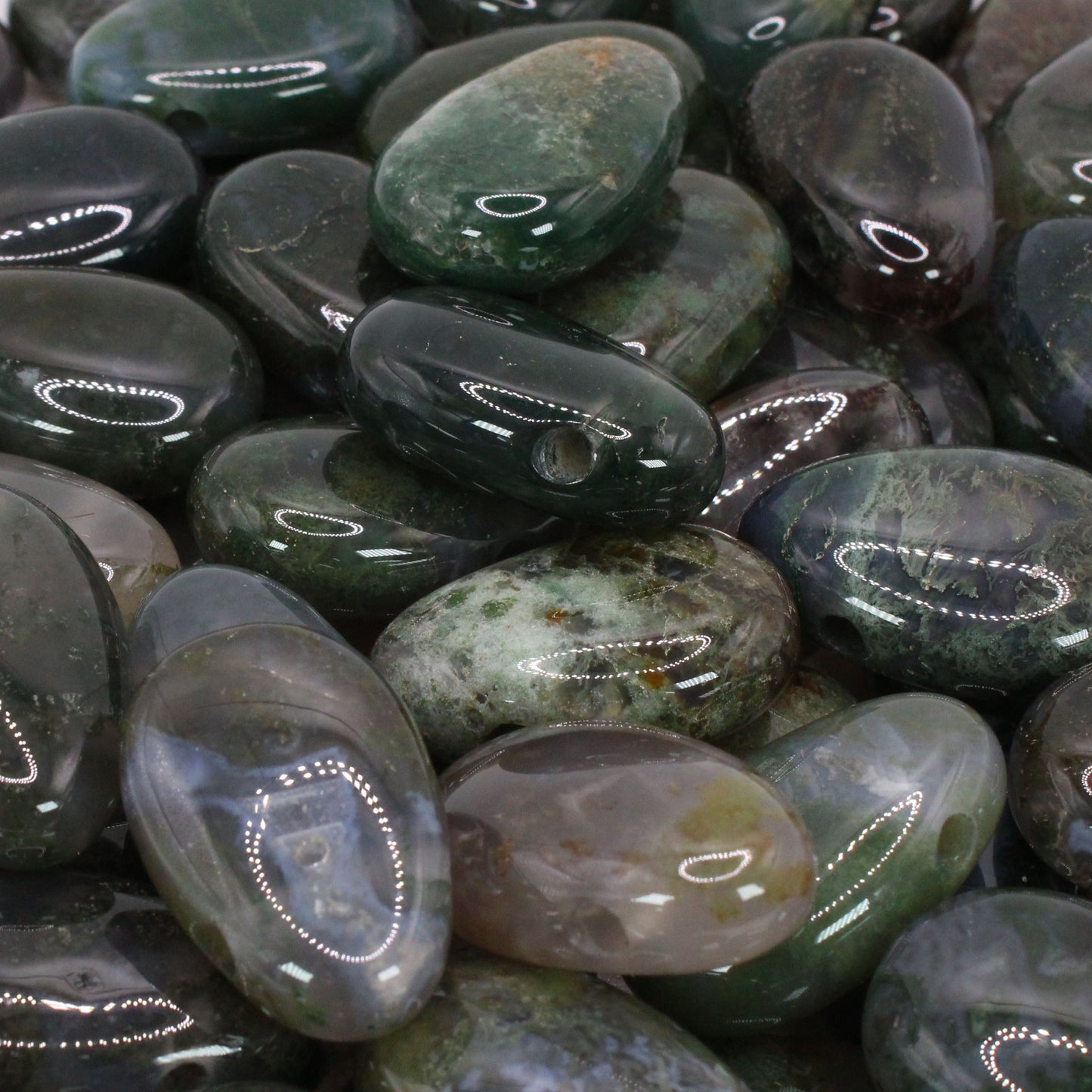 Echter Moosachat Tropfenanhänger mit gewachstem Baumwollband
