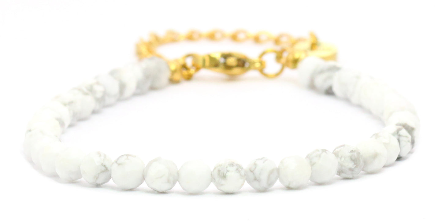 Howlith Edelstein Armband 4mm facettiert - Länge verstellbar 16-21cm