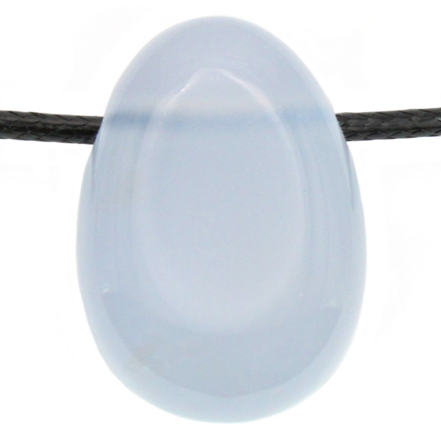 Echter Chalcedon Tropfenanhänger mit gewachstem Baumwollband